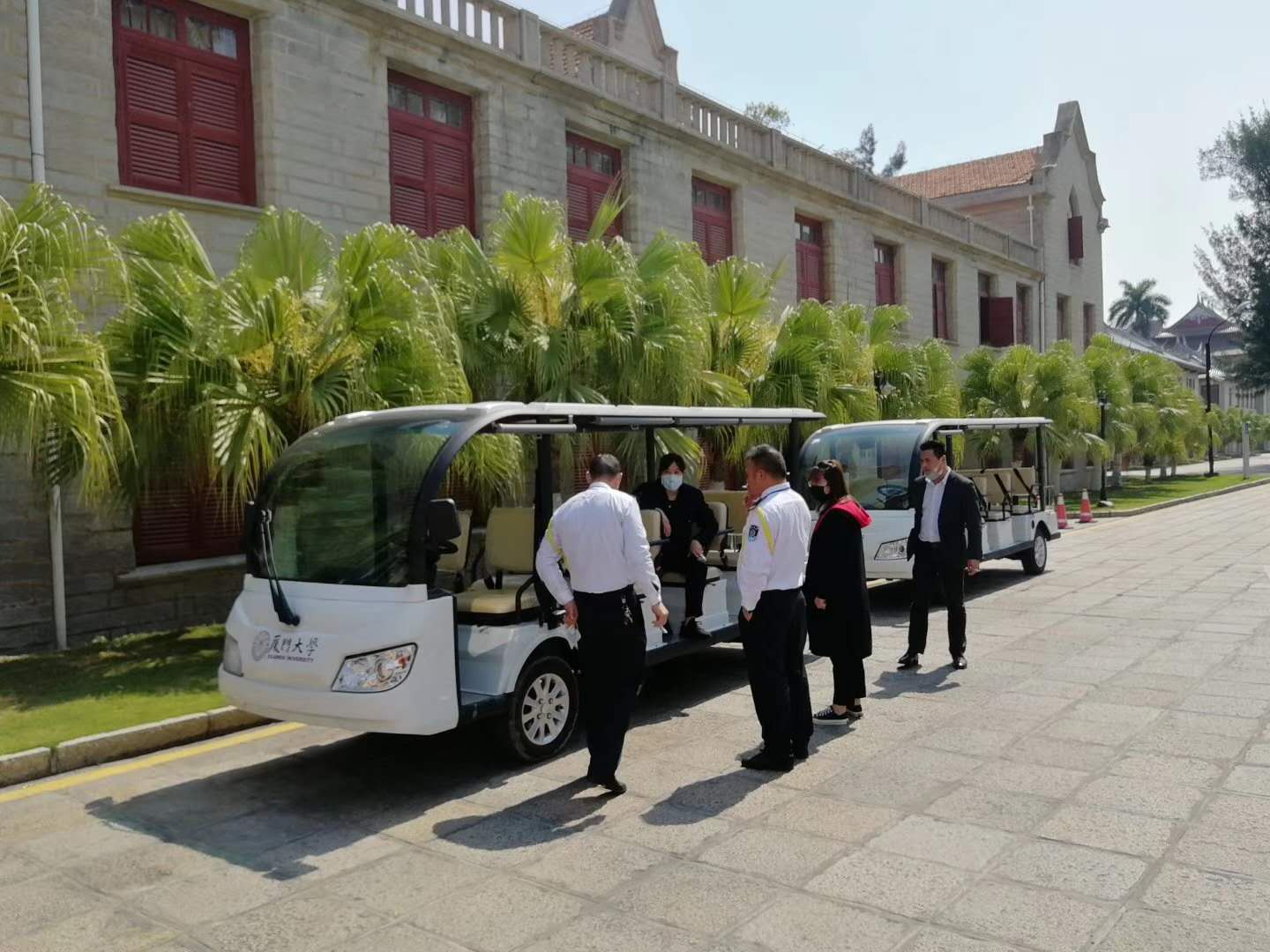 廈門(mén)大學(xué)旅游旺季添新車，選擇卓越電動(dòng)車